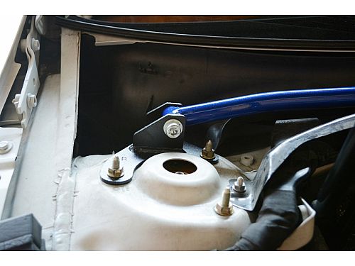 Распорка передней стойки HardRace для VOLKSWAGEN GOLF MK8 2019-2024, HR8926