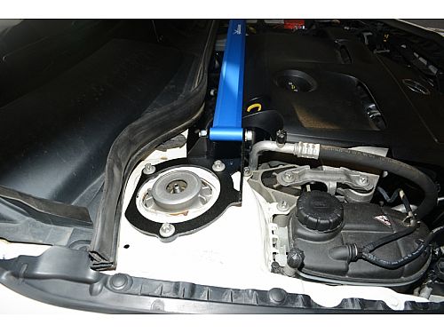 Распорка передней стойки HardRace для MERCEDES-BENZ A-класс W176 2012–2018, HR8948