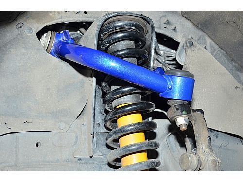 Передние верхние развальные рычаги HardRace для LEXUS GX 2nd J150 2009-2023 (на сайлентблоках), HR8748