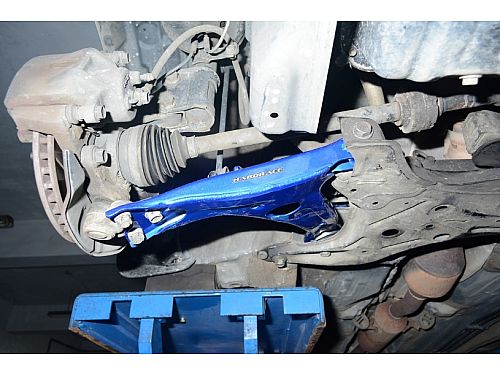 Передние нижние рычаги HardRace для TOYOTA COROLLA E170/E180 2013-2018 (на сайлентблоках), HR7558