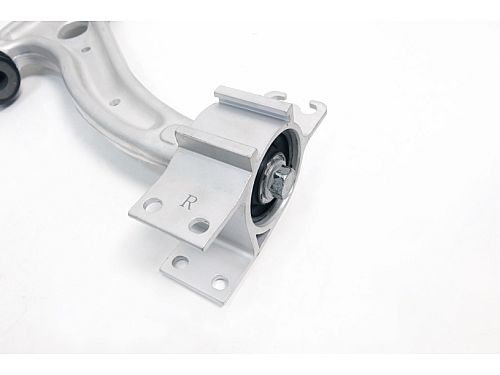 Передние нижние рычаги HardRace для MERCEDES-BENZ A-Класс W176 2012–2018 (на сайлентблоках), HRQ0276