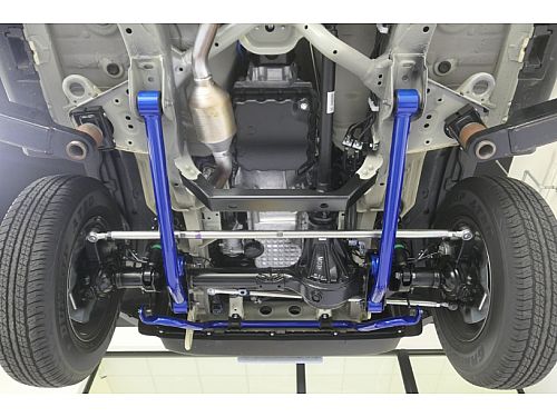 Передний продольный рычаг HardRace для SUZUKI JIMNY 3rd 1998-2018 (на сайлентблоках), HRQ0560