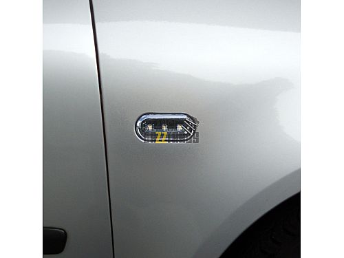 Боковые повторители поворота в крыло JOM Volkswagen Passat B5 (3B) (1996-2000) светодиодные (LED) (3 диода) черные, 80067-2 Боковые повторители поворота в крыло JOM Volkswagen Passat B5 (3B) (1996-2000) светодиодные (LED) (3 диода) черные, 80067-2