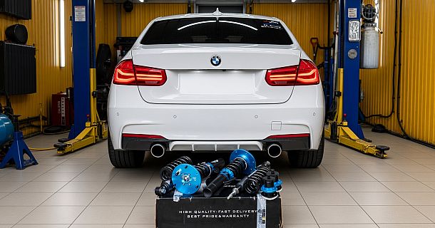 Установка винтовой подвески BMW F30 | Койловеры LinesRacing для BMW 3-й серии