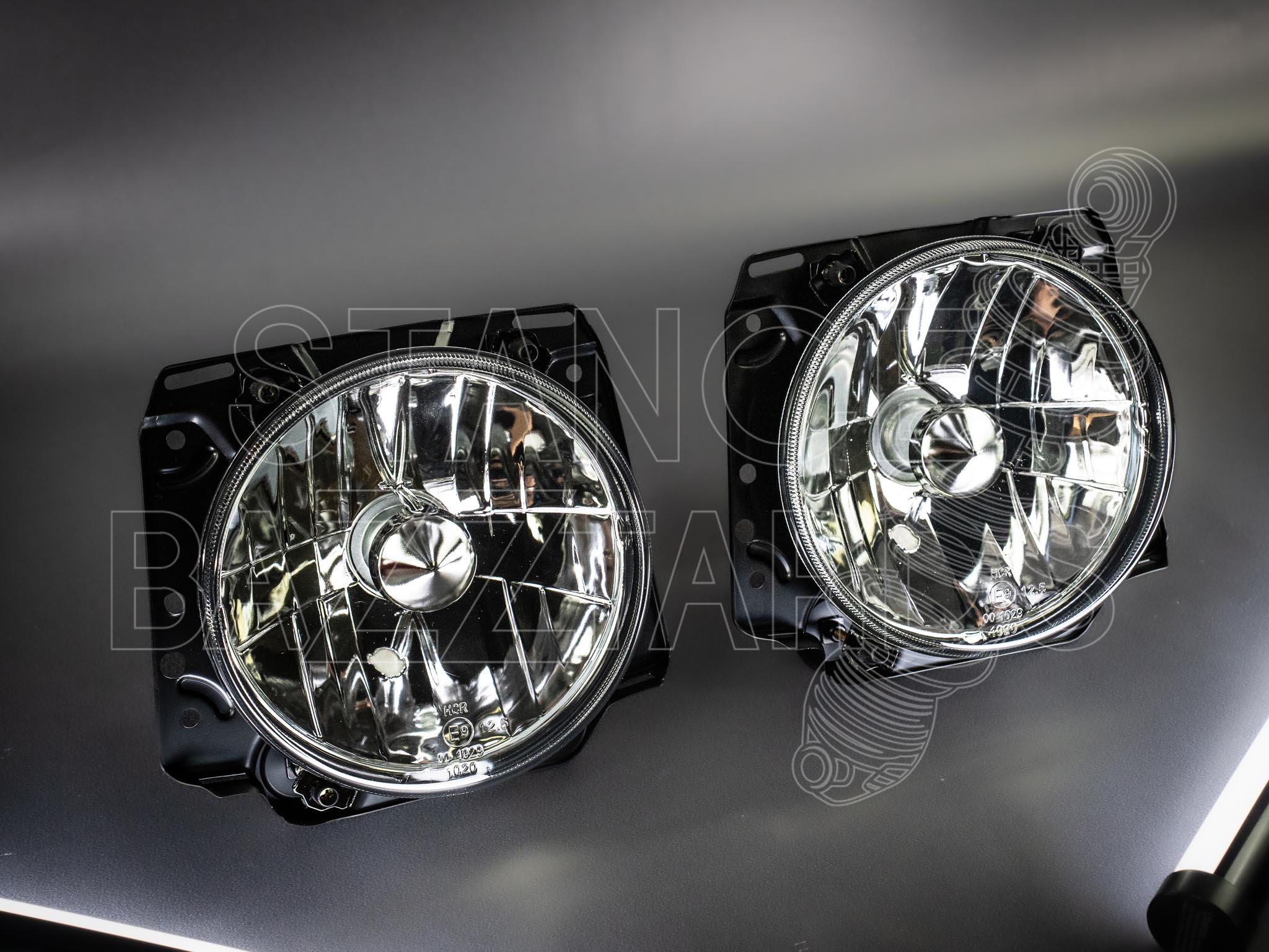 Фары передние JOM Volkswagen Golf 2 поколение (MK2) (19E) (1983-1992) (H4), 191941753BCL Фары передние JOM Volkswagen Golf 2 поколение (MK2) (19E) (1983-1992) (H4), 191941753BCL