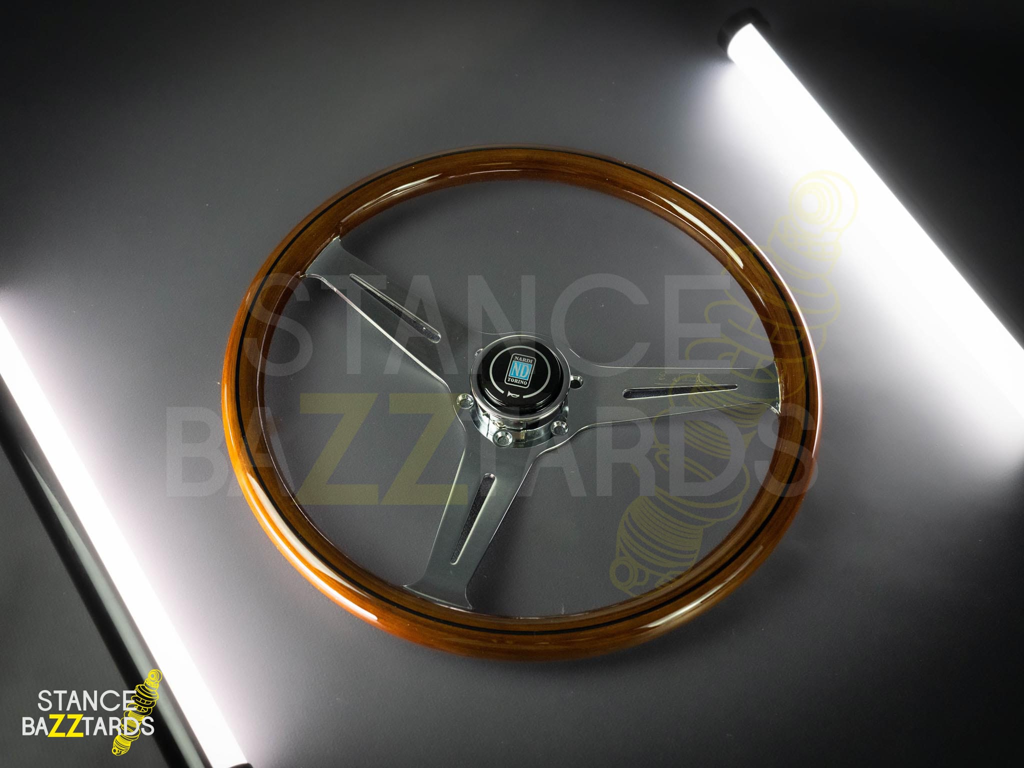 Руль автомобильный 14" Nardi, Натуральное дерево, серебристый, 5156S Руль автомобильный 14" Nardi, Натуральное дерево, серебристый, 5156S