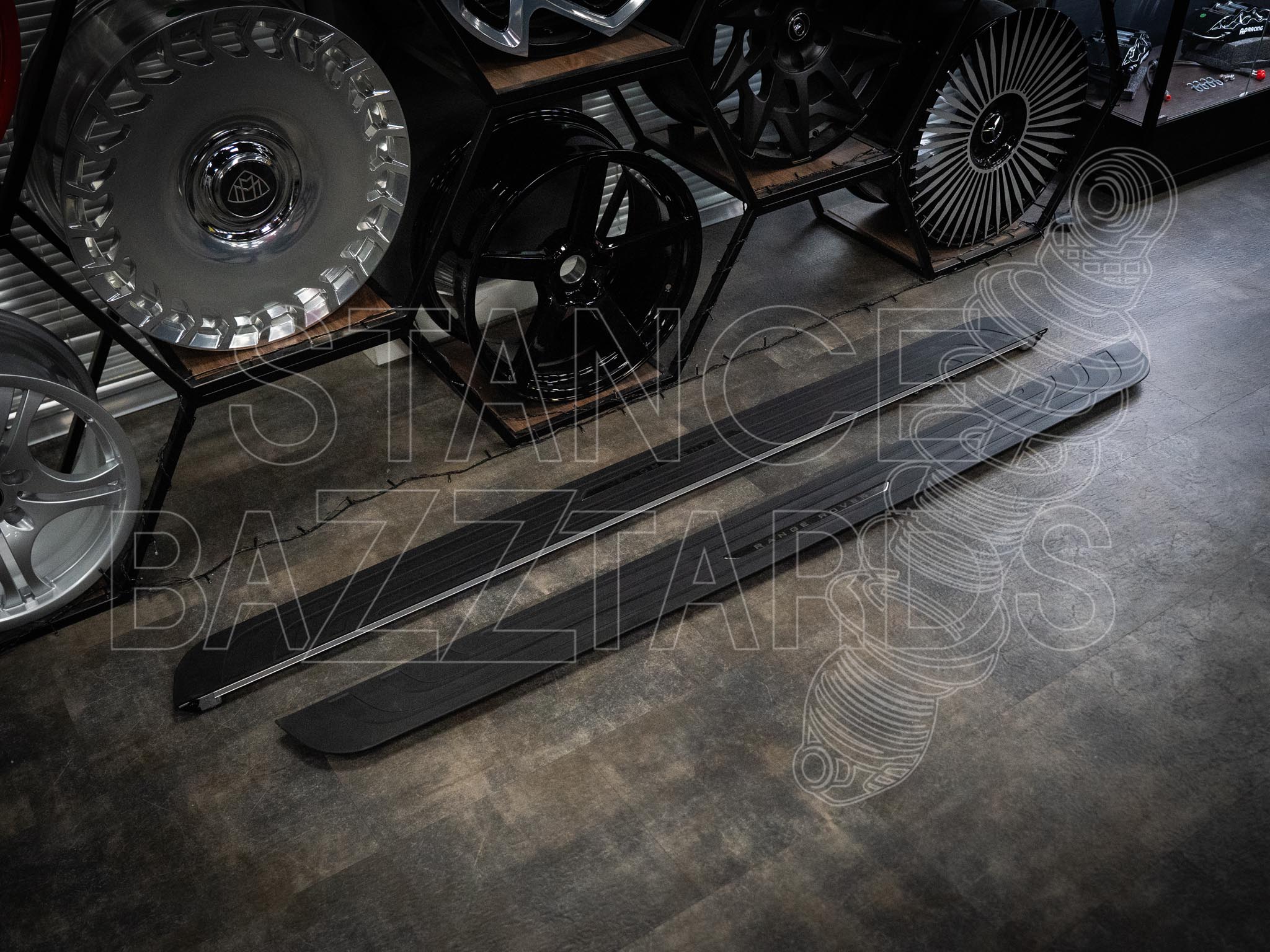 Комплект выдвижных порогов SB для Range Rover L460 (со стандартной колесной базой), LR01CO Комплект выдвижных порогов SB для Range Rover L460 (со стандартной колесной базой), LR01CO